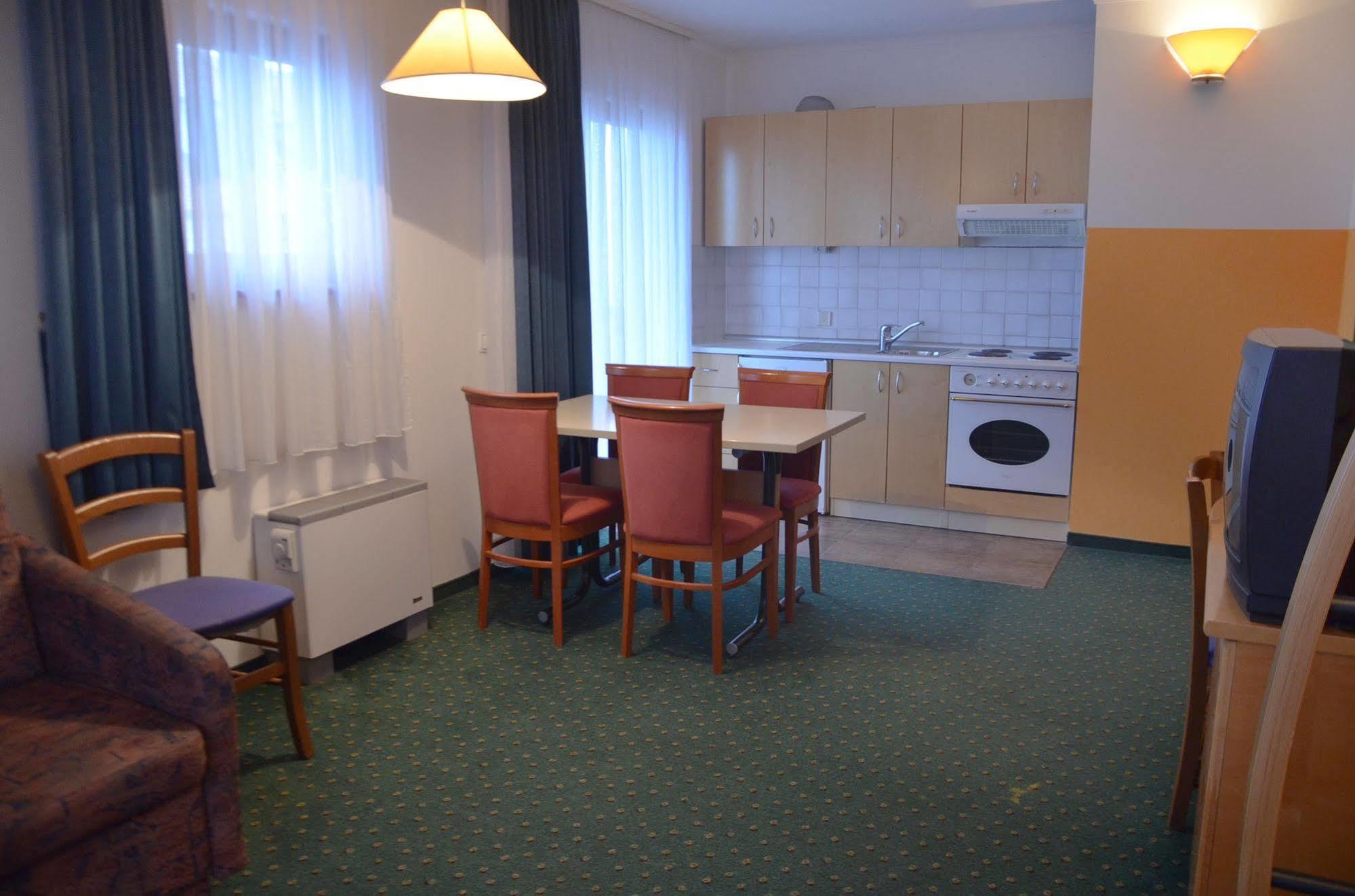 Garni Hotel Zvon Зрече Екстер'єр фото