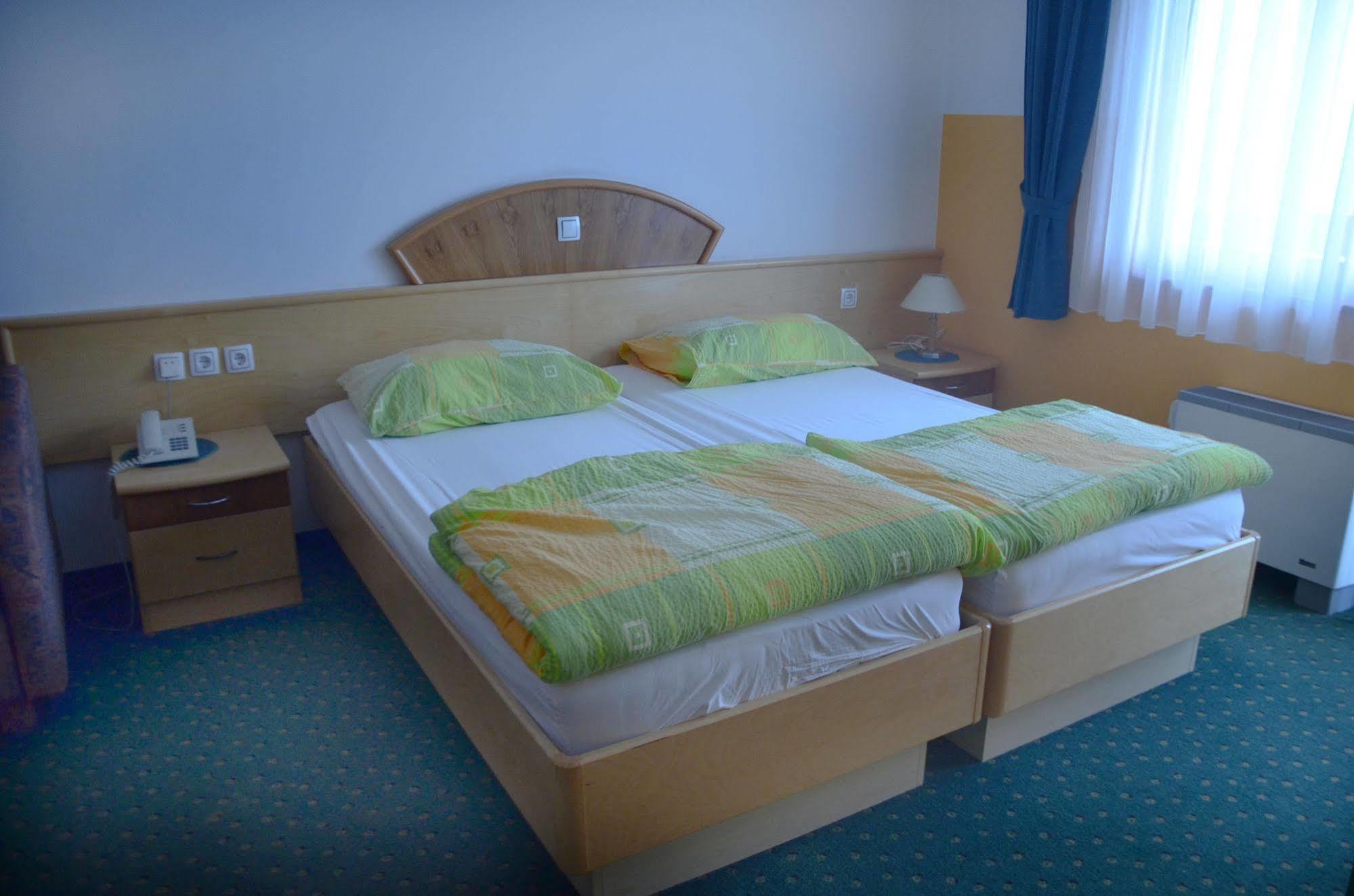 Garni Hotel Zvon Зрече Екстер'єр фото